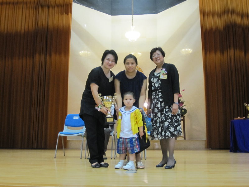 參加「佛教陳榮根紀念學校」舉辦之
『師生愛生幼稚園親子填色比賽』頒獎禮